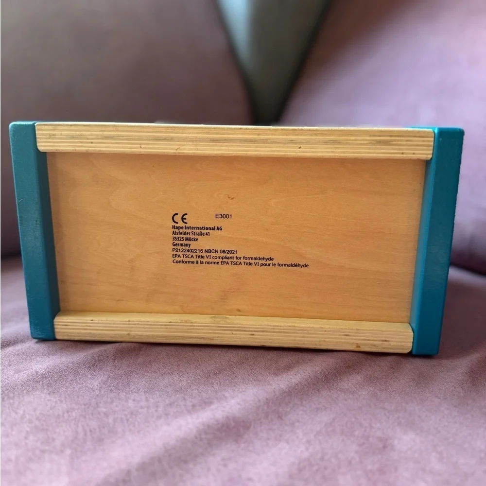 🔨 Hape Wooden Tool Box & Hammer Set 🧰 - Picture 8 of 10